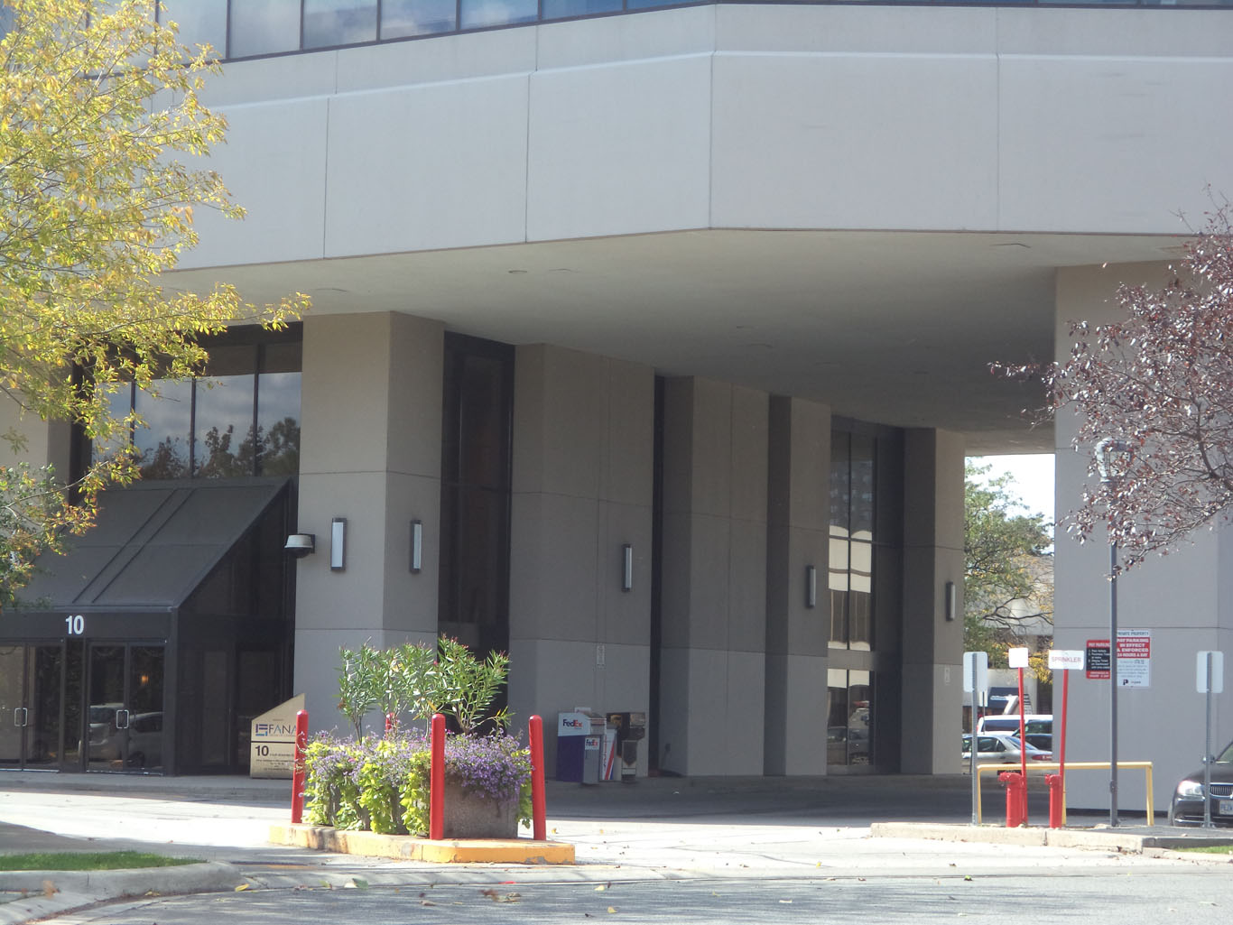 Regus - 10 Four Seasons